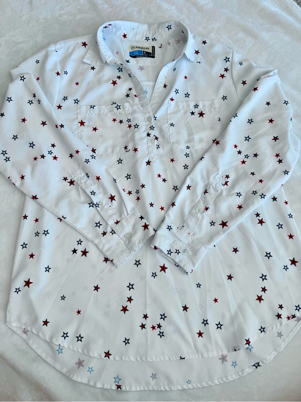 Magellan Outdoors White Shirt with Red & Navy Star Print